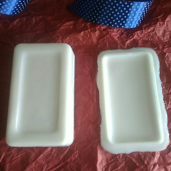 Vintage Milk glass trinket box GUC - Picture 4 of 4